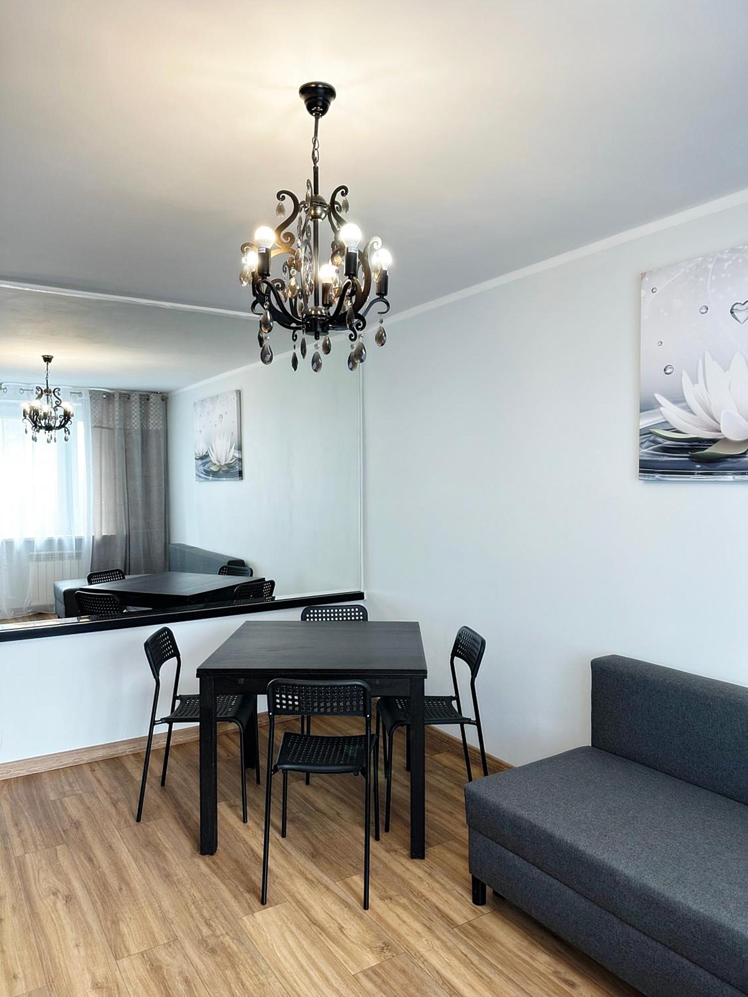 Coser Apartamenty Metro Onz Varsóvia Exterior foto